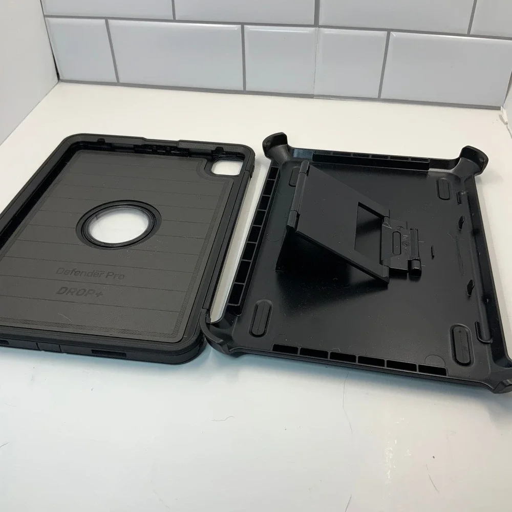 OtterBox Defender Pro iPad Case Black Rugged Protective‎ Cover with Kickstand